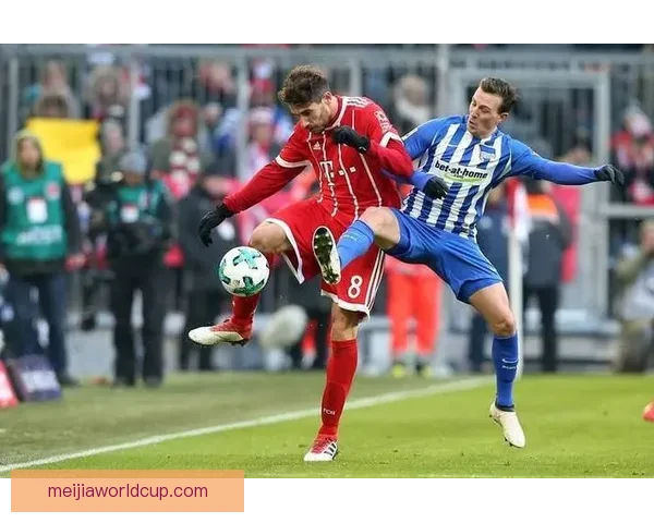 德累斯顿与赫塔球迷互掷烟火致比赛中断20分钟双方冲突引发赛场混乱